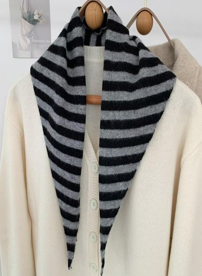 TYATVS Knitted Triangle Scarf for Women Y2k Stripe Head Scarf Aesthetic Accessories Cottagecore Streetwear Triangle Shawl (Grey) - Image 3
